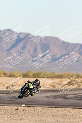 media/Dec-07-2025-CVMA (Sun) [[3e7d2de5dc]]/Race 18-Formula Twins-Formula 40 UL/